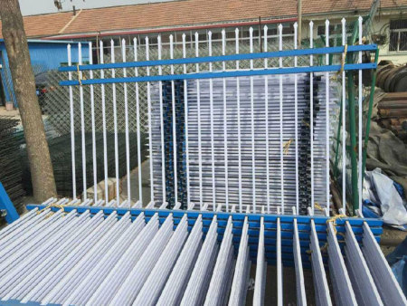 鋅(xin)鋼護欄