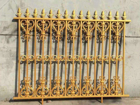 鋁(lü)藝護欄(lan)